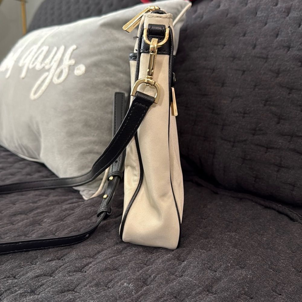 Michael Kors Nylon Crossbody Bag Cream Black Gold Hardware Travel Purse - Picture 6 of 12